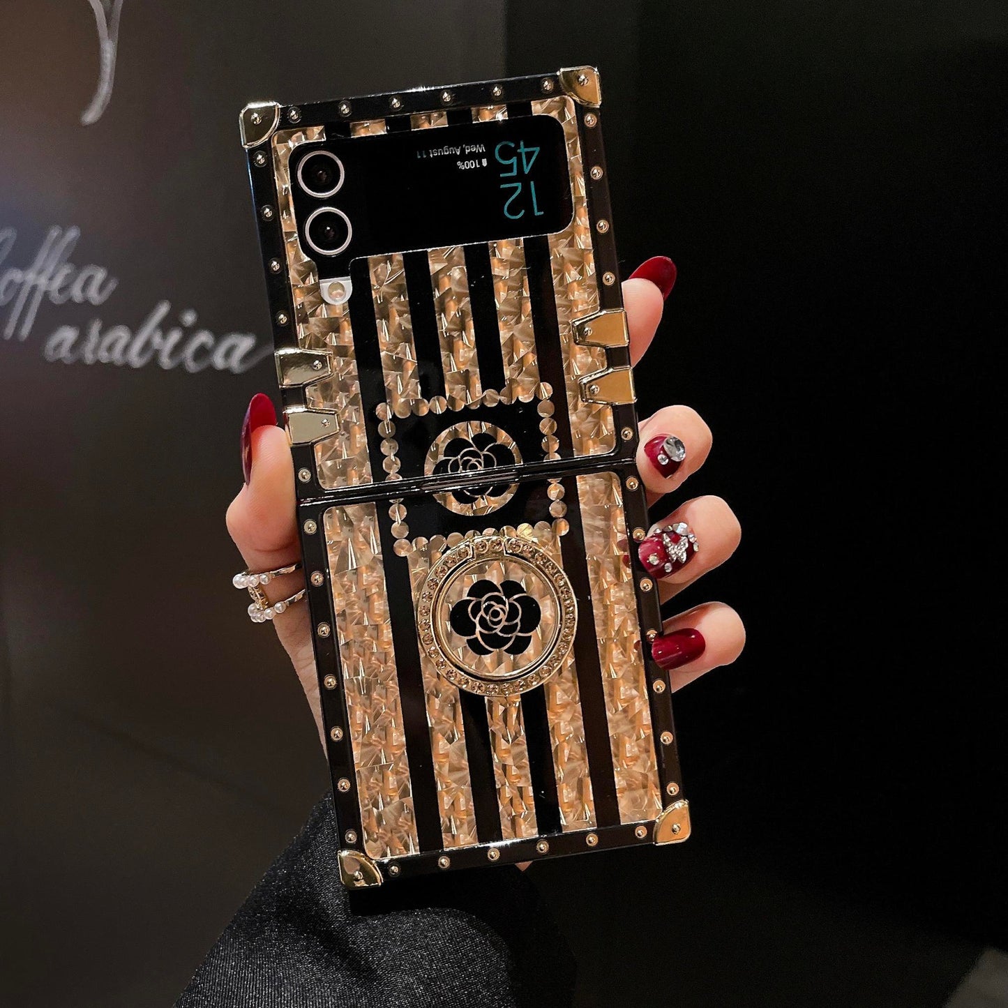 Luxury Glitter Phantom Stripe Flower Cover For Samsung Galaxy Z Flip 5 Fashion bracket Square Case For Samsung Galaxy Z Flip 4 Z Flip 3