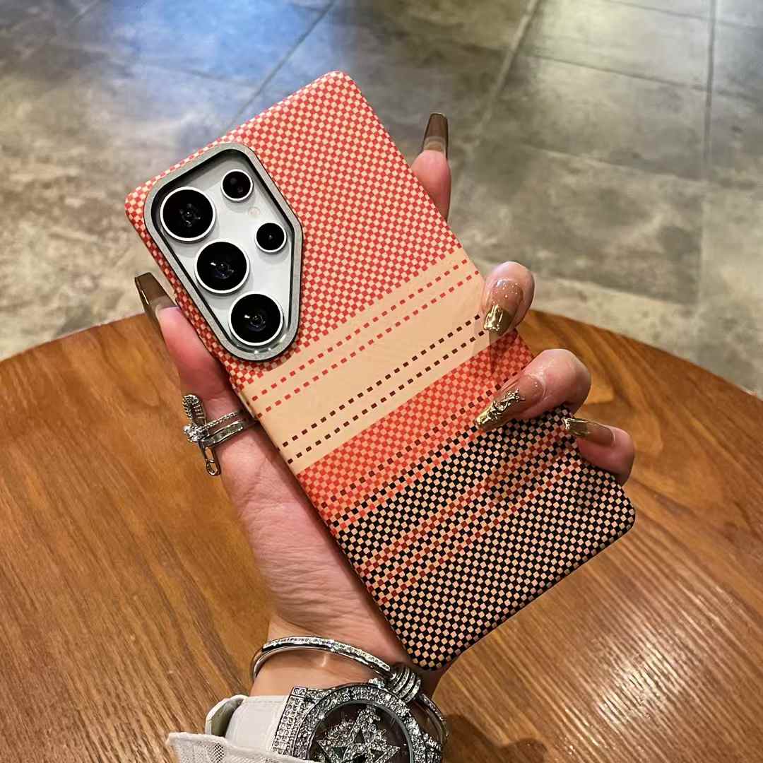 Carbon Fiber Matte Strong Magnetic Camera Hardware Shockproof Phone Case For Samsung S25Ultra S25Plus S25 Support Wireless Charging Hard Full Cover