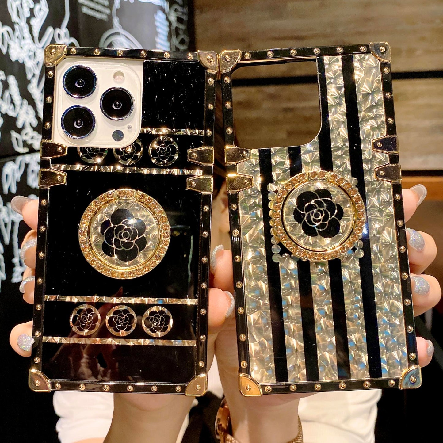 Coque de luxe à paillettes éblouissantes pour iPhone 16ProMax 16 15 14 13 12 11 Plus Pro Max avec support tendance et lanière carrée